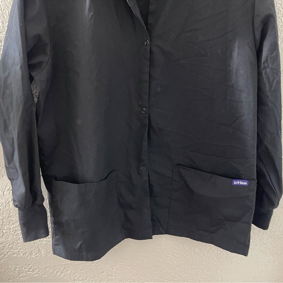 sivvan Women’s Black Button-Front Scrub Jacket Size Medium - Picture 3 of 7